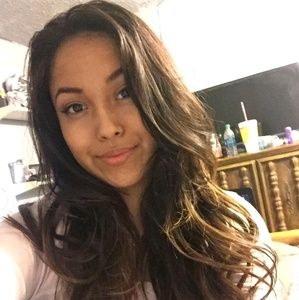 Meet your Posher, Violet